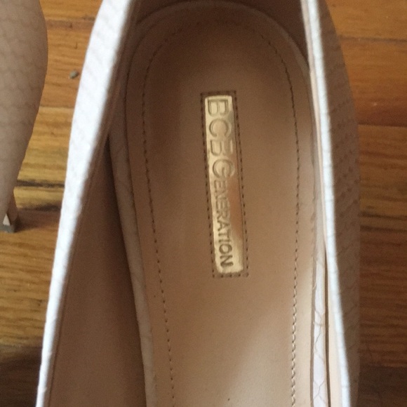 BCBG heels - Picture 5 of 7